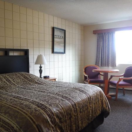 Haida Way Motor Inn Port McNeill 외부 사진