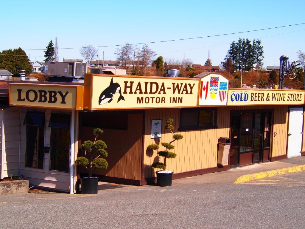 Haida Way Motor Inn Port McNeill 외부 사진