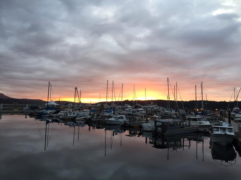 Haida Way Motor Inn Port McNeill 외부 사진