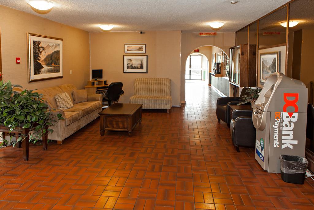 Haida Way Motor Inn Port McNeill 외부 사진