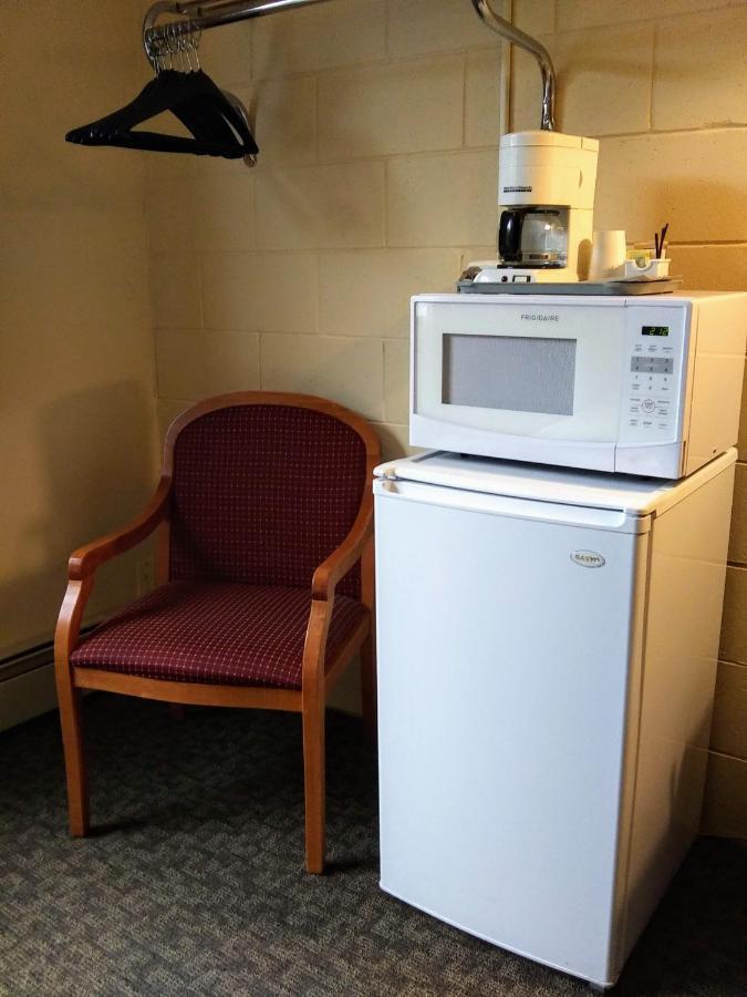 Haida Way Motor Inn Port McNeill 외부 사진