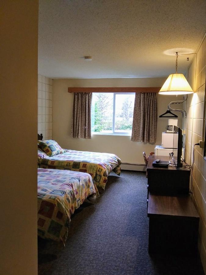 Haida Way Motor Inn Port McNeill 외부 사진