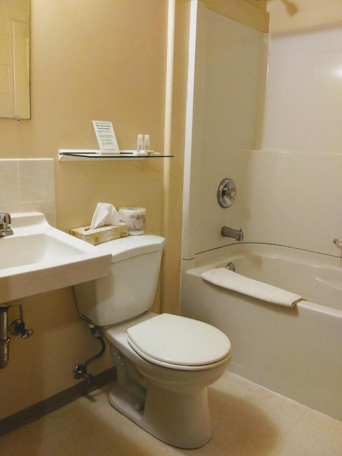 Haida Way Motor Inn Port McNeill 외부 사진