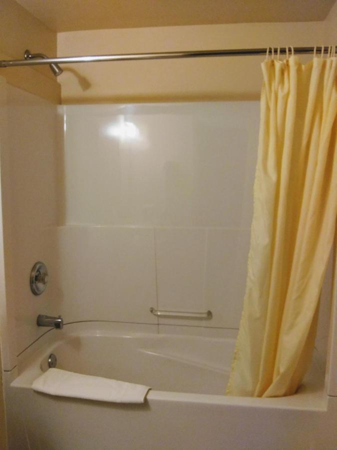 Haida Way Motor Inn Port McNeill 외부 사진